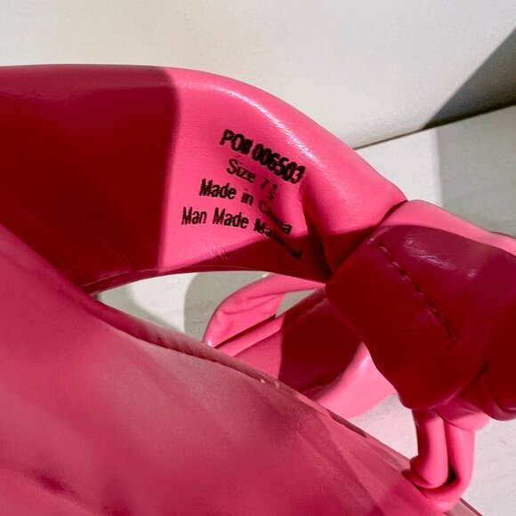 Journee Ares Tru Comfort Foam Light Puff Flip Flop Sandals Sz 7.5 - Picture 2 of 3